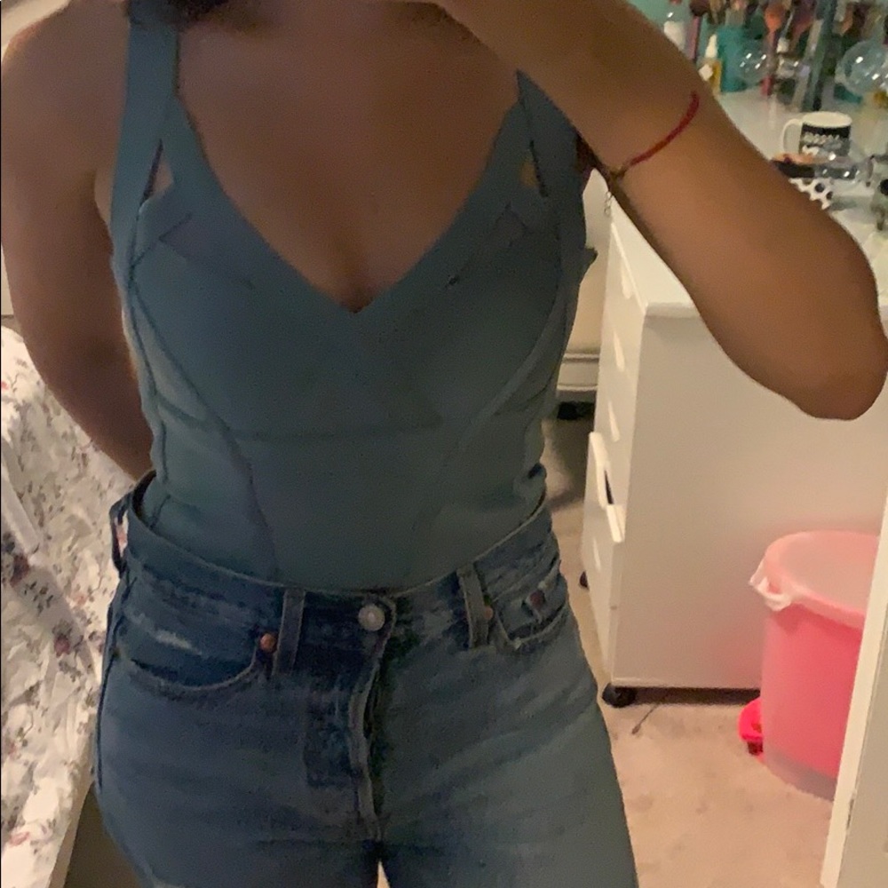 Beautiful crop top!